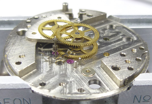 Räderwerk, seitliche Ansicht Intex 1057 AUT SCD CLD: Räderwerk, seitliche Ansicht