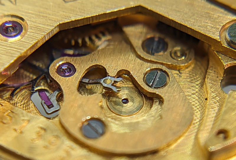 dreidimensional gebogener Anker Poljot 2209: dreidimensional gebogener Anker