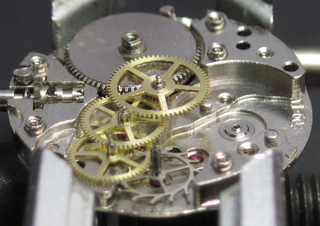 Seitenansicht des Räderwerks Tissot 709-1: Seitenansicht des Räderwerks
