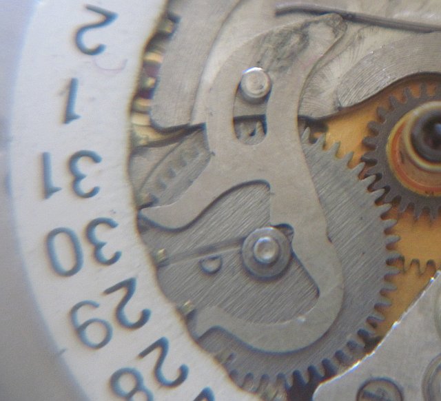 Datumsmechanismus, Detailansicht Datumshebel Zaria 2016: Datumsmechanismus, Detailansicht Datumshebel